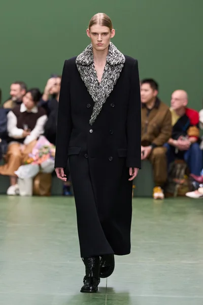 Look 4